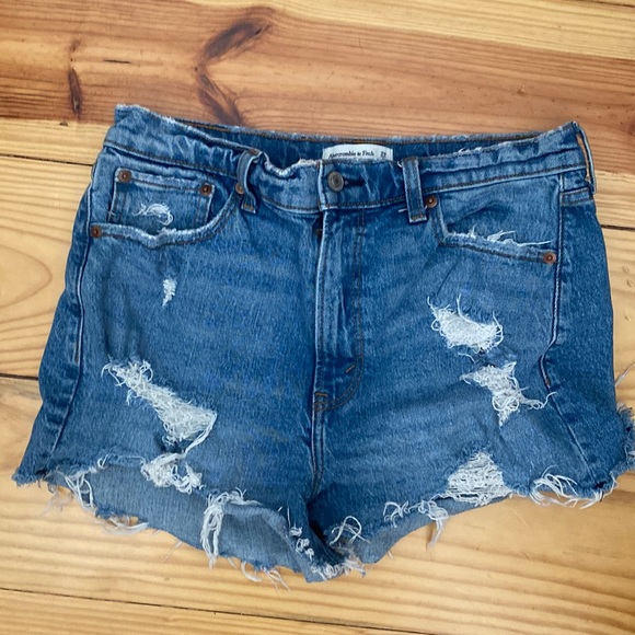 Abercrombie & Fitch High Rise Mom Short distressed - Picture 1 of 6